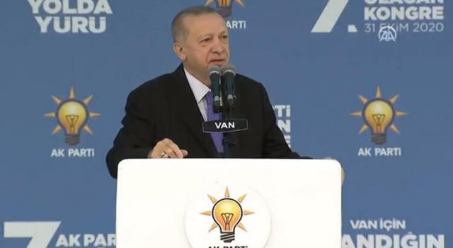 Cumhurbaşkanı Erdoğan duyurdu: "Depremde evlerini kaybeden vatandaşlarımıza yenilerini teslim edeceğiz"