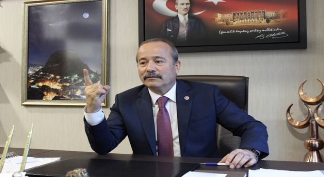 MHP'li Mehmet Taytak, "Ekmeksizler bekleyin, biz size pasta göndereceğiz!"