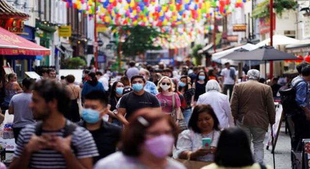 Yeni bela, koronavirüs evrim geçirdi, Tehlike tüm Avrupa’yı sarıyor!