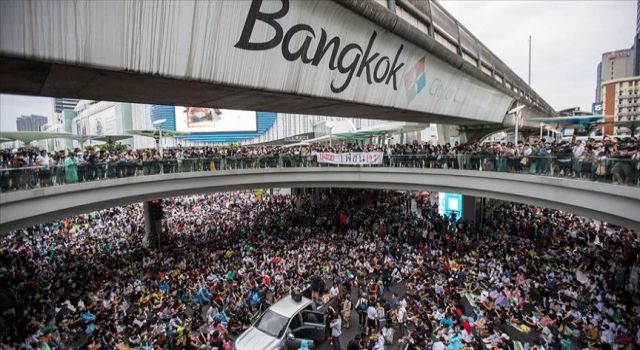 Tayland'da hükümet karşıtı protestolar sürmeye devam ediyor