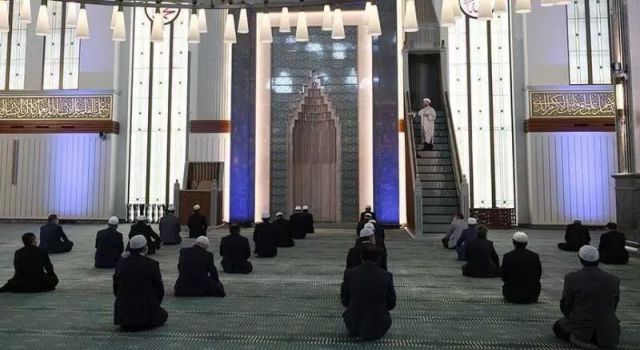 Diyanet'ten Cuma namazıyla ilgili son dakika açıklaması