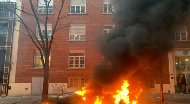 Fransa’da güvenlik yasası karşıtı protestoda: 22 kişiye gözaltı