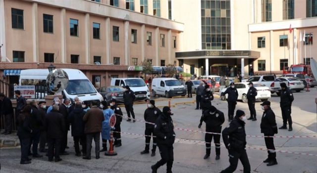 Hastanede çıkan yangında hayatını kaybedenlerin sayısı 10'a yükseldi