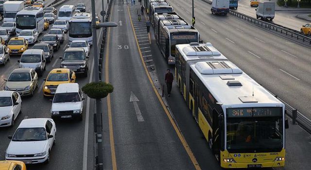 Sağlık çalışanlarına toplu taşımalardan ücretsiz yararlanma uzatıldı!