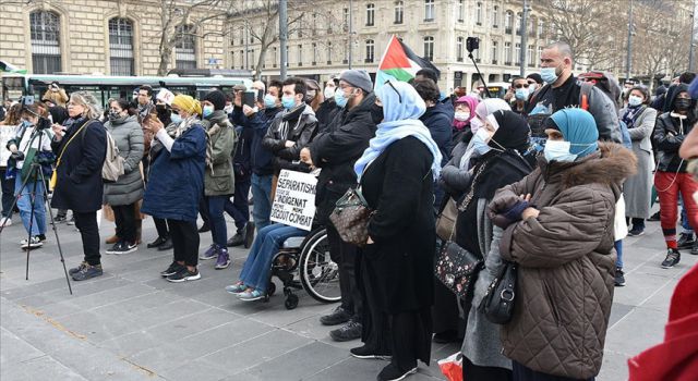 Fransa'da ayrılıkçı yasa tasarısı ve İslamofobi protestosu