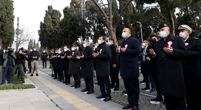 Mehmet Akif Ersoy, kabri başında anıldı