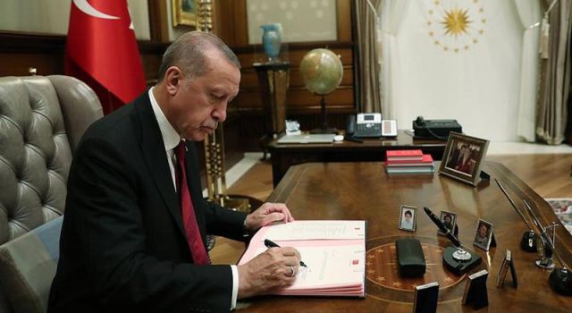 Cumhurbaşkanı Erdoğan imzasıyla ,o isim görevden alındı.. Resmi gazetede..