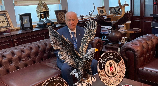 MHP lideri Devlet Bahçeli Beşiktaş’ın şampiyonluğunu kutladı