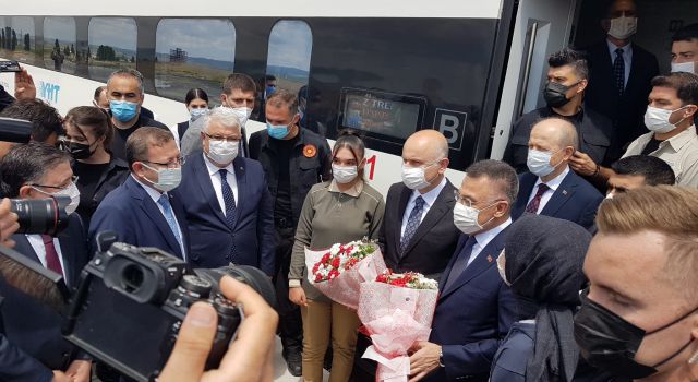 Cumhurbaşkanı Yardımcısı Fuat Oktay, Sorgun Hızlı Tren Garında!