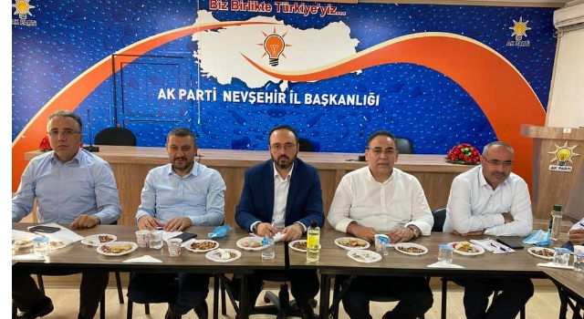 AK Parti İl Başkanlığında istişare ve değerlendirme toplantısı gerçekleşti