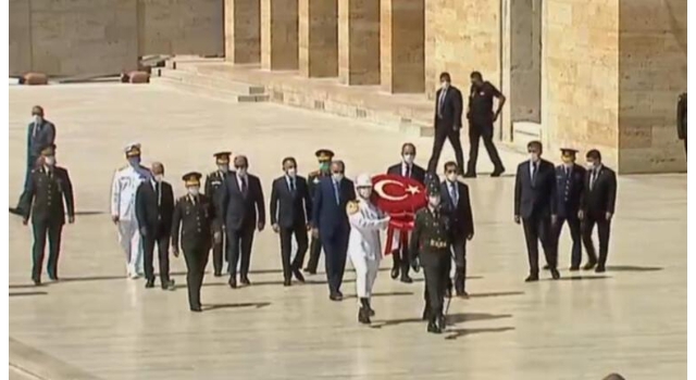 Cumhurbaşkanı Erdoğan ve YAŞ üyeleri Anıtkabir'de