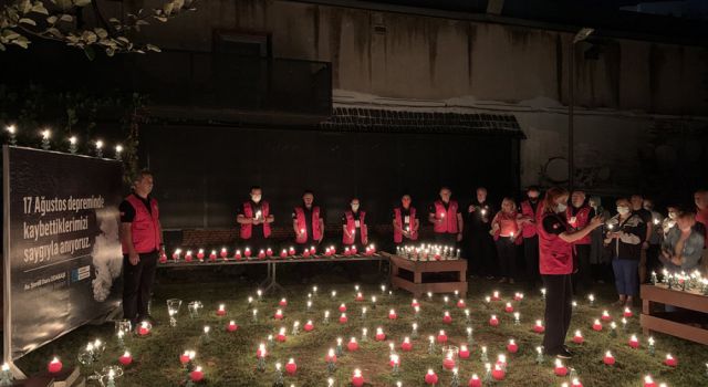 Marmara Depremi’nde yaşamını yitirenler törenle anıldı