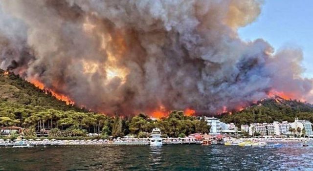 Marmaris'teki yangınlar söndürüldü