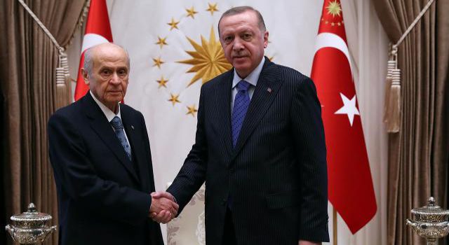 MHP lideri Bahçeli teklif etmişti, Erdoğan duyurdu: YKS'de baraj düştü!