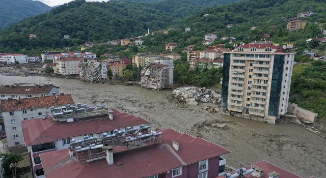 Sel felaketinde 40 kişi hayatını kaybetti