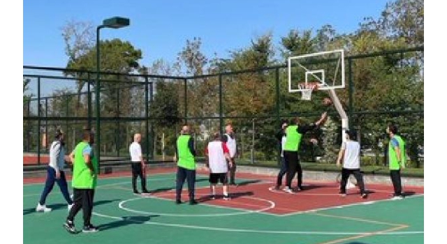 Cumhurbaşkanı Erdoğan, bazı bakan ve danışmanları ile basketbol maçında