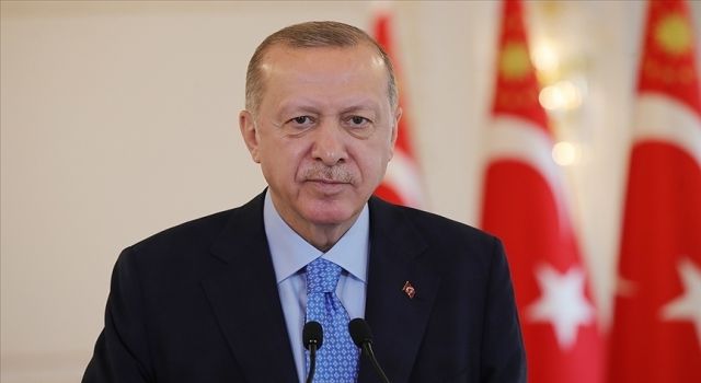 Cumhurbaşkanı Erdoğan'dan Necmettin Erbakan mesajı: "Büyük dava adamları gökteki yıldız gibidir"