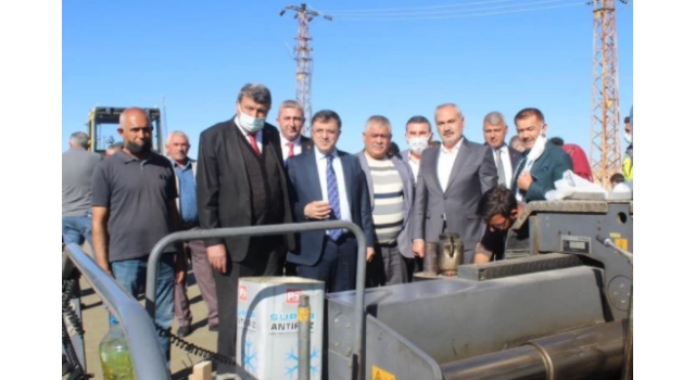 Milletvekili Başer, Yamaçlı Beldesi ve Yenifakılı ilçelerinde yol yapım çalışmalarını inceledi