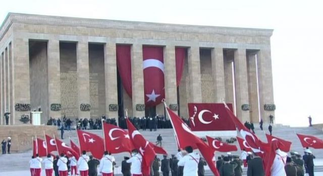 Devlet erkanı Anıtkabir'de!