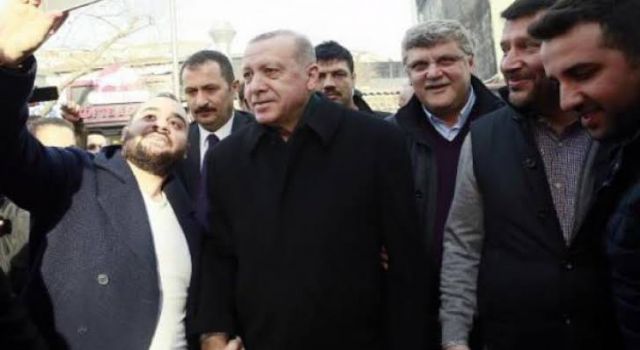 Cumhurbaşkanı Erdoğan, Çengelköy’de vatandaşlarla sohbet etti