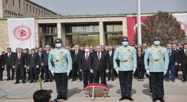 Devlet Erkanı Anıtkabir'de!