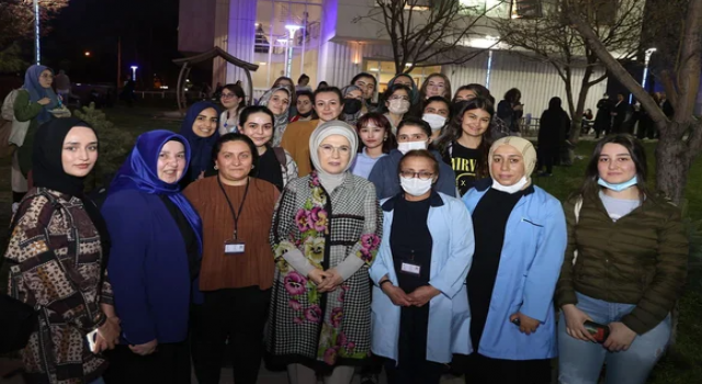 Emine Erdoğan'dan sürpriz KYK ziyareti!