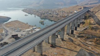 Yeni yapılan Kars-Erzurum kara yolunun bir kısmı ulaşıma açıldı