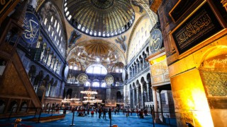 Cumhurbaşkanı Erdoğan Ayasofya Camisi'ne hat tablosu bağışladı