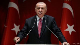 Cumhurbaşkanı Erdoğan'dan ABD'ye yaylım ateşi: "Savunma sanayimizi her bakımdan bağımsız hale getirmek için dünkünün iki kat fazlasıyla çalışacağız"