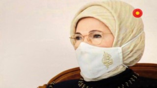 Emine Erdoğan’ın dikkat çeken maskesi! Üstünde yazan ne anlama geliyor..?