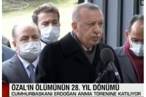 Cumhurbaşkanı Erdoğan, Turgut Özal'ı anma töreninde Kur'an okudu