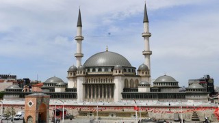 Taksim Camii açıldı