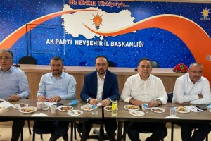 AK Parti İl Başkanlığında istişare ve değerlendirme toplantısı gerçekleşti