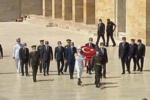 Cumhurbaşkanı Erdoğan ve YAŞ üyeleri Anıtkabir'de