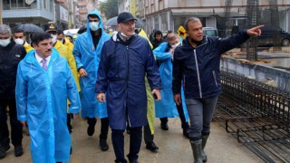 İçişleri Bakanı Soylu, sel bölgesi Bozkurt'ta incelemelerde..