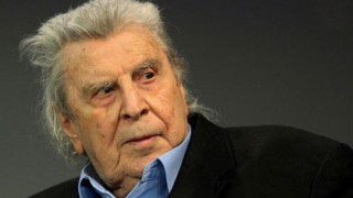 Mikis Theodorakis hayatını kaybetti