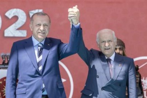 Cumhurbaşkanı Erdoğan ve MHP lideri Bahçeli Rest Çekince Büyükelçiler Çarketti