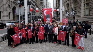 New York'ta Türk bayrağı göklerde