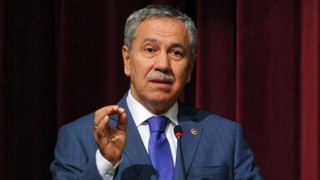 Canlı yayında ortalık karıştı.. Bülent Arınç'tan 140 journos belgeseli tepkisi