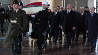 Azerbaycan Cumhurbaşkanı Aliyev Anıtkabir'i ziyaret etti